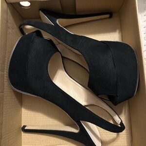 Romantic Road Black Women's Heels